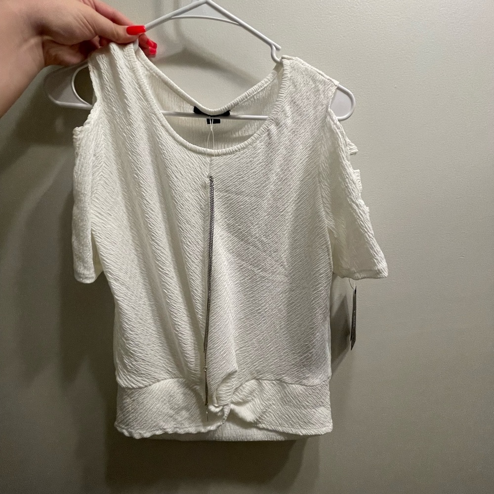 white blouse with necklace size medium